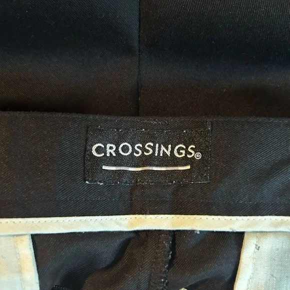 Crossings men’s shorts. Beautiful. Size 38. EUC - Picture 2 of 4